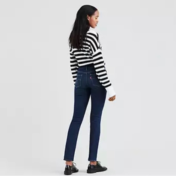 Levi's The Original Jean, Mid-Rise Straight leg, Size 6, mint condition! - Picture 2 of 16